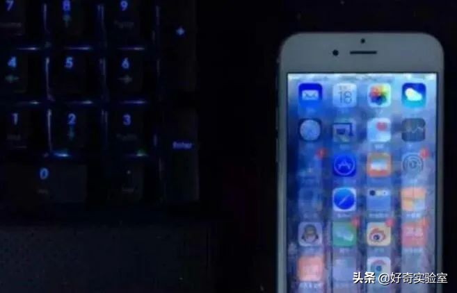 手机消毒用什么方法最好,教你如何给手机消毒又学一招