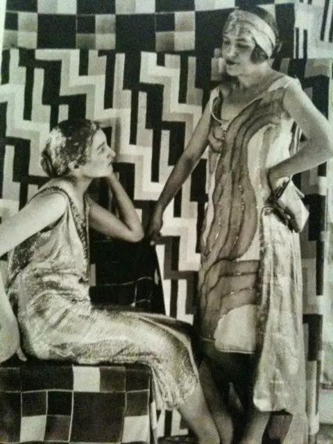 她亲眼看着自己的画作挂进卢浮宫,这位“时尚先锋”不输香奈儿