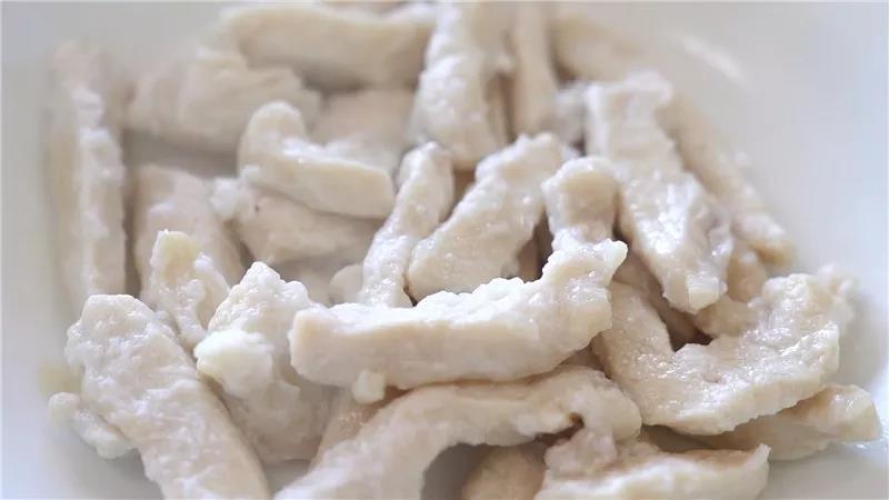 香葱捞脆皮鸡柳,香葱芝麻鸡柳