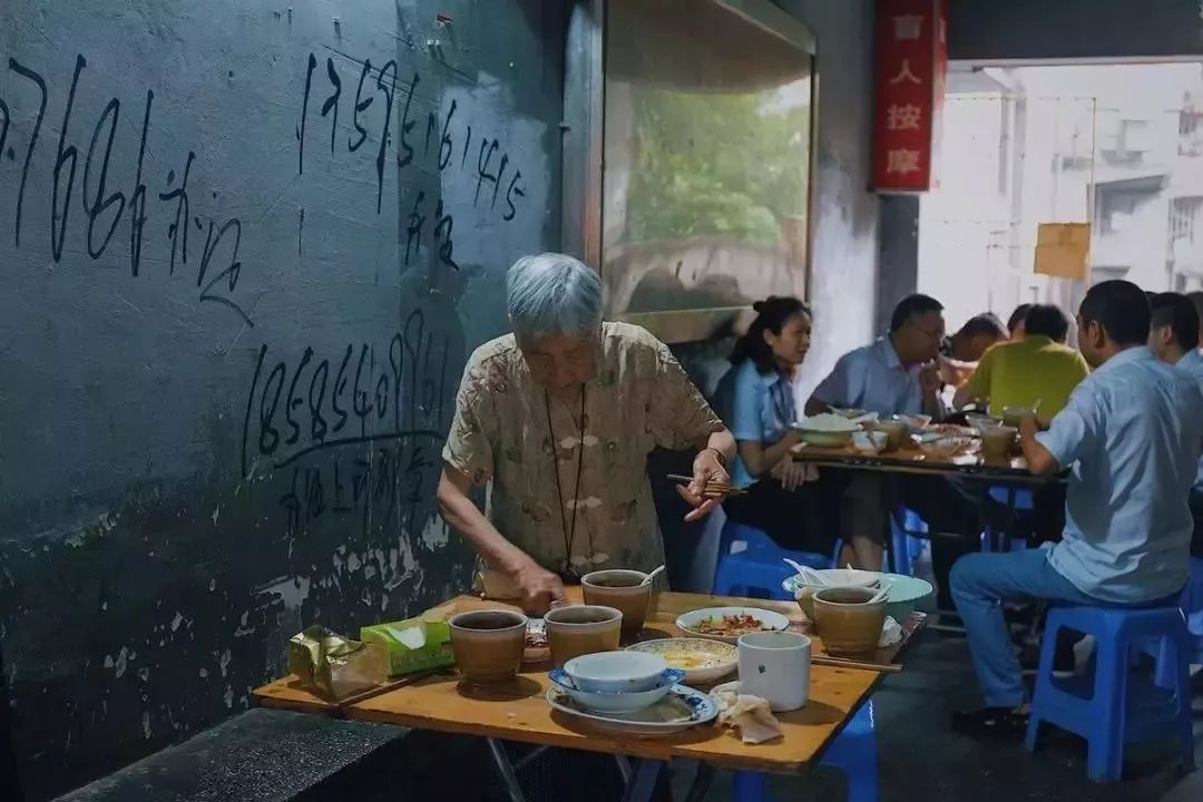 重庆100-200民宿推荐以及价格,100家苍蝇馆子重庆