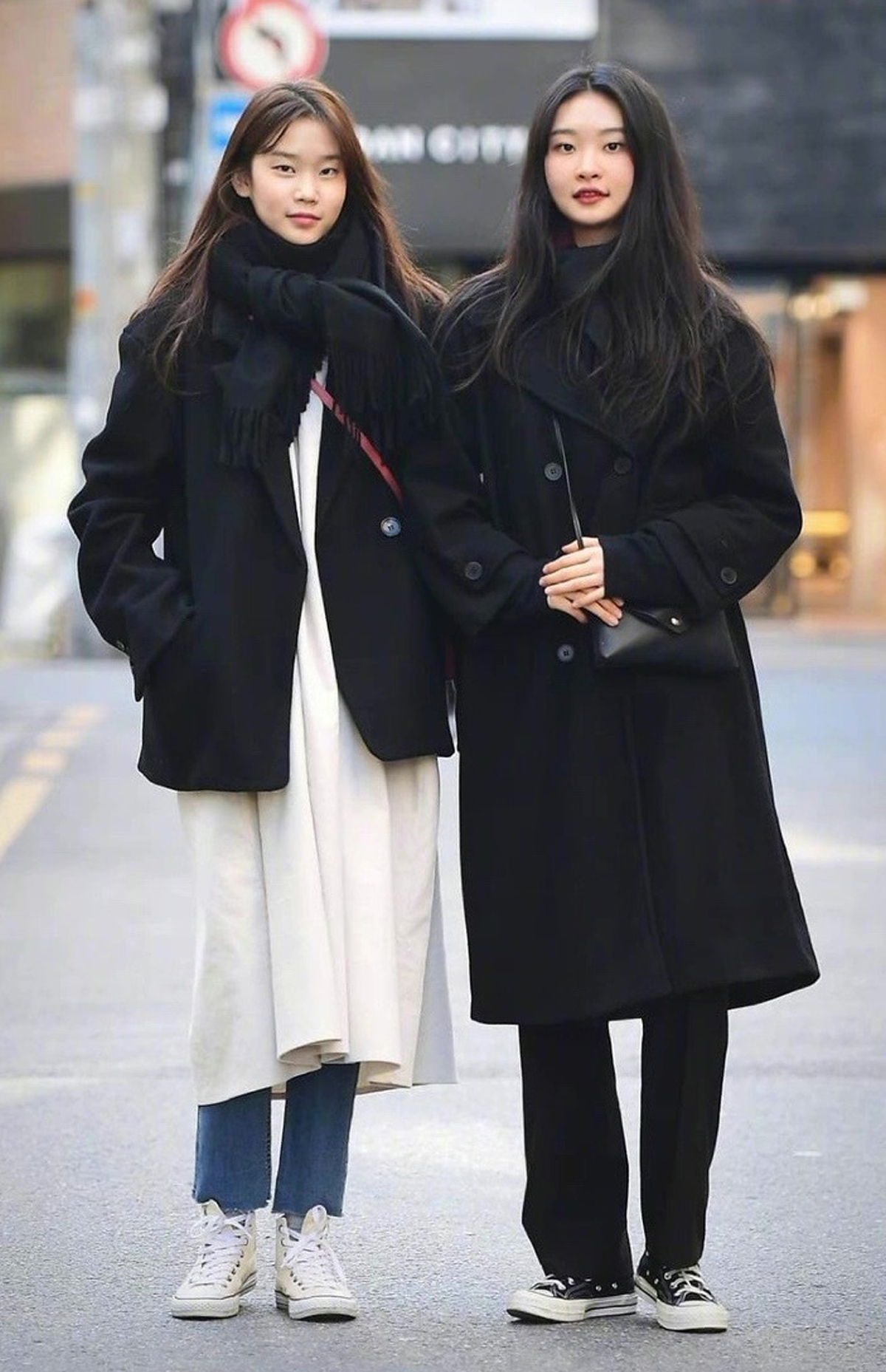 韩国女生冬天时尚穿搭街拍,韩国街拍美女惊艳的穿搭
