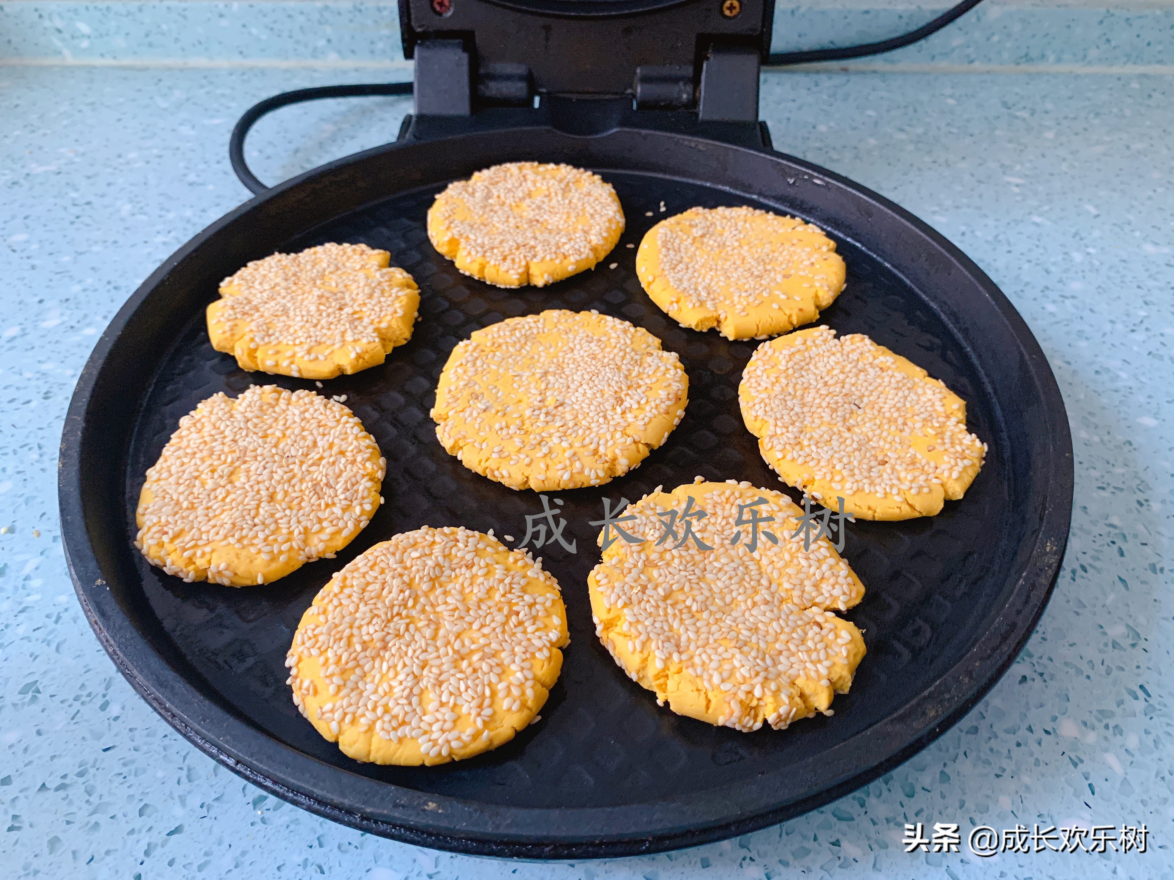 南瓜饼糯米粉和澄粉比例,南瓜饼做法到底用面粉还是糯米粉