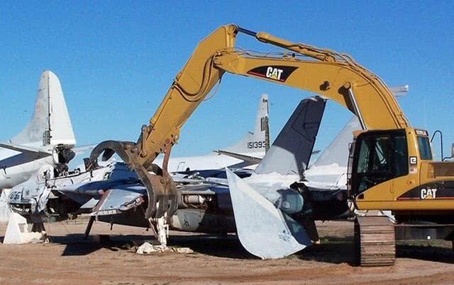 “雄猫”和“鬼怪”都老了，伊朗想购买“枭龙”战机，但阻力重重