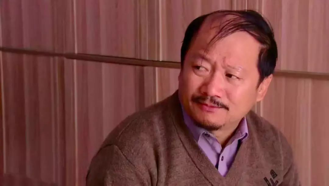 2.5亿脱发人口造就百亿植发生意，不过，动刀的可能是3天速成医师