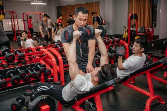 他搭乘＂赛普＂跨越了晋升的坎