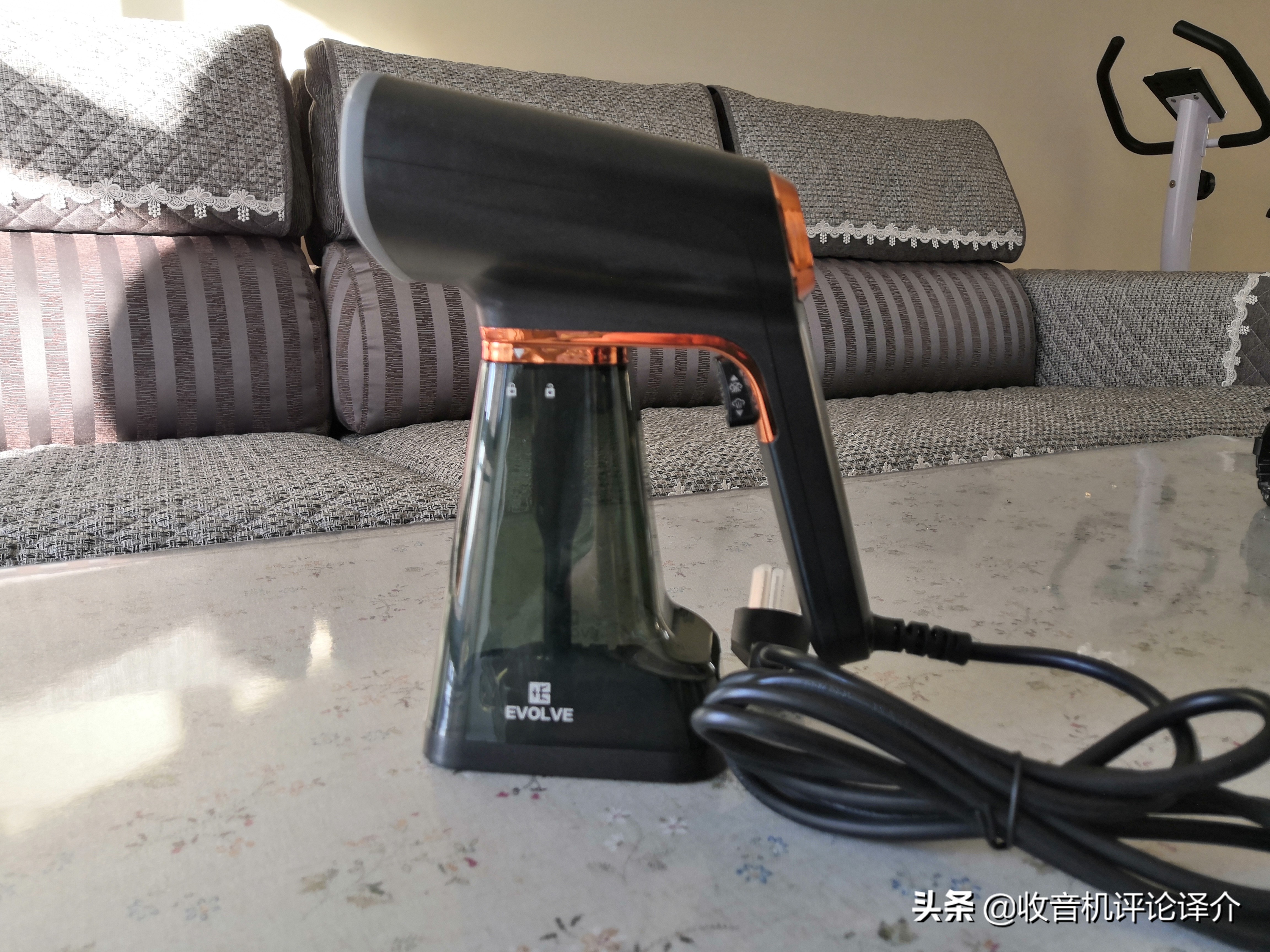 手持挂烫机再也不怕衣服皱巴巴了,挂烫机的正确使用方法衣服