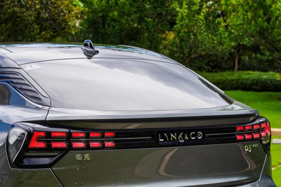 领克01phev和领克05phev,2022款领克05两驱耀halo测评