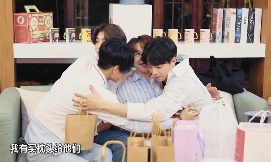 justin变枕头微商，还在身边人找客源，陈乔恩、尤长靖都中招