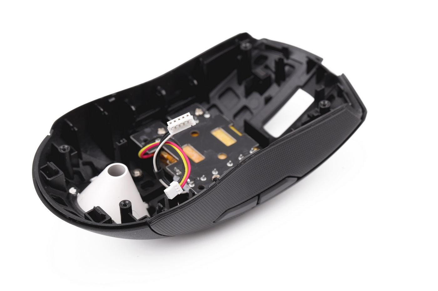 如何不挖洞实现鼠标超轻量化