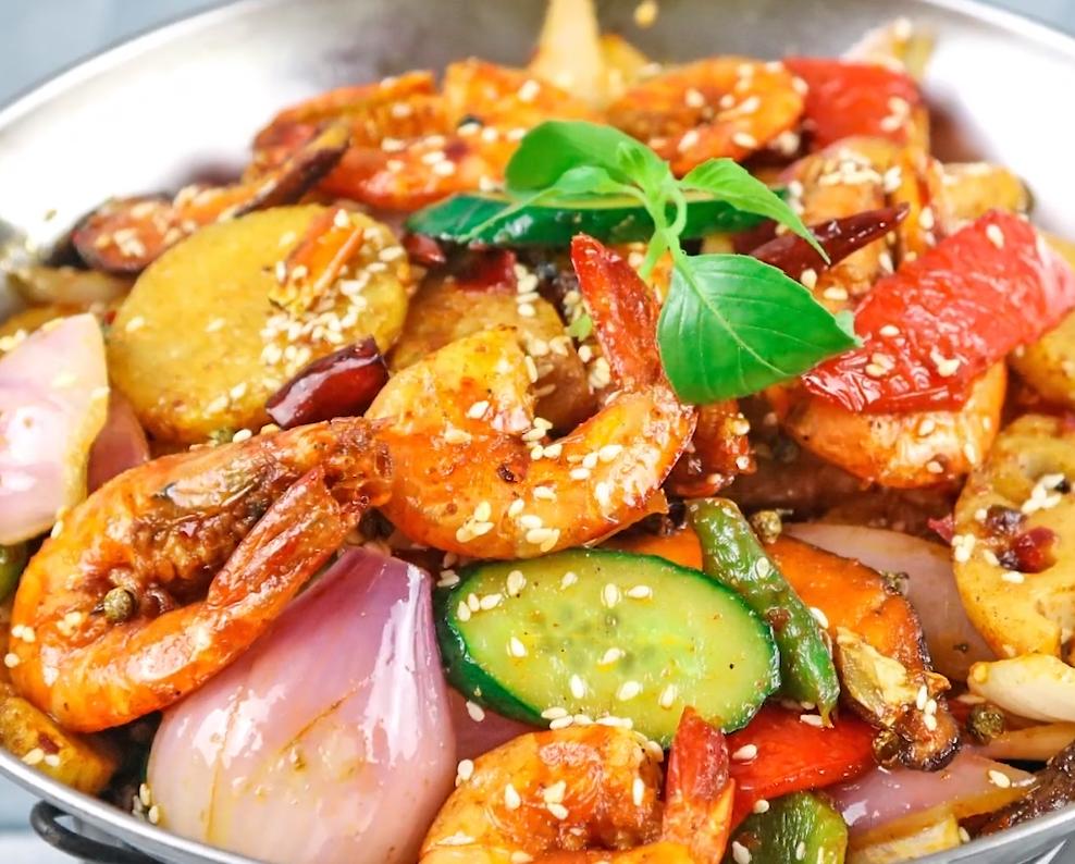 在家自己也能做出美味麻辣香锅,在家怎么自制美味的麻辣香锅