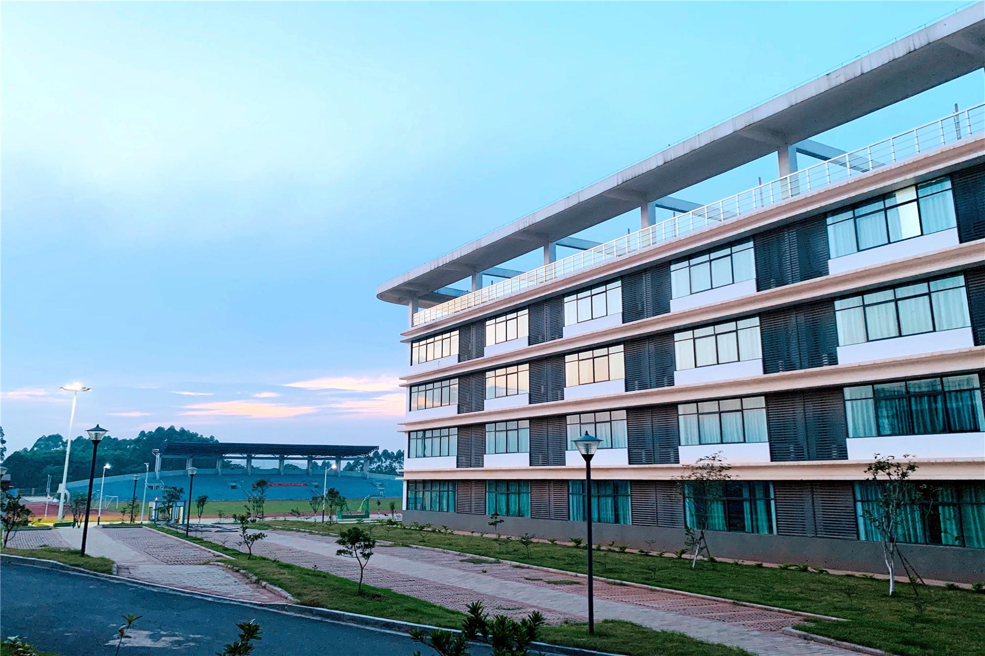 带你去看看广西医科大学玉林校区，香吗？