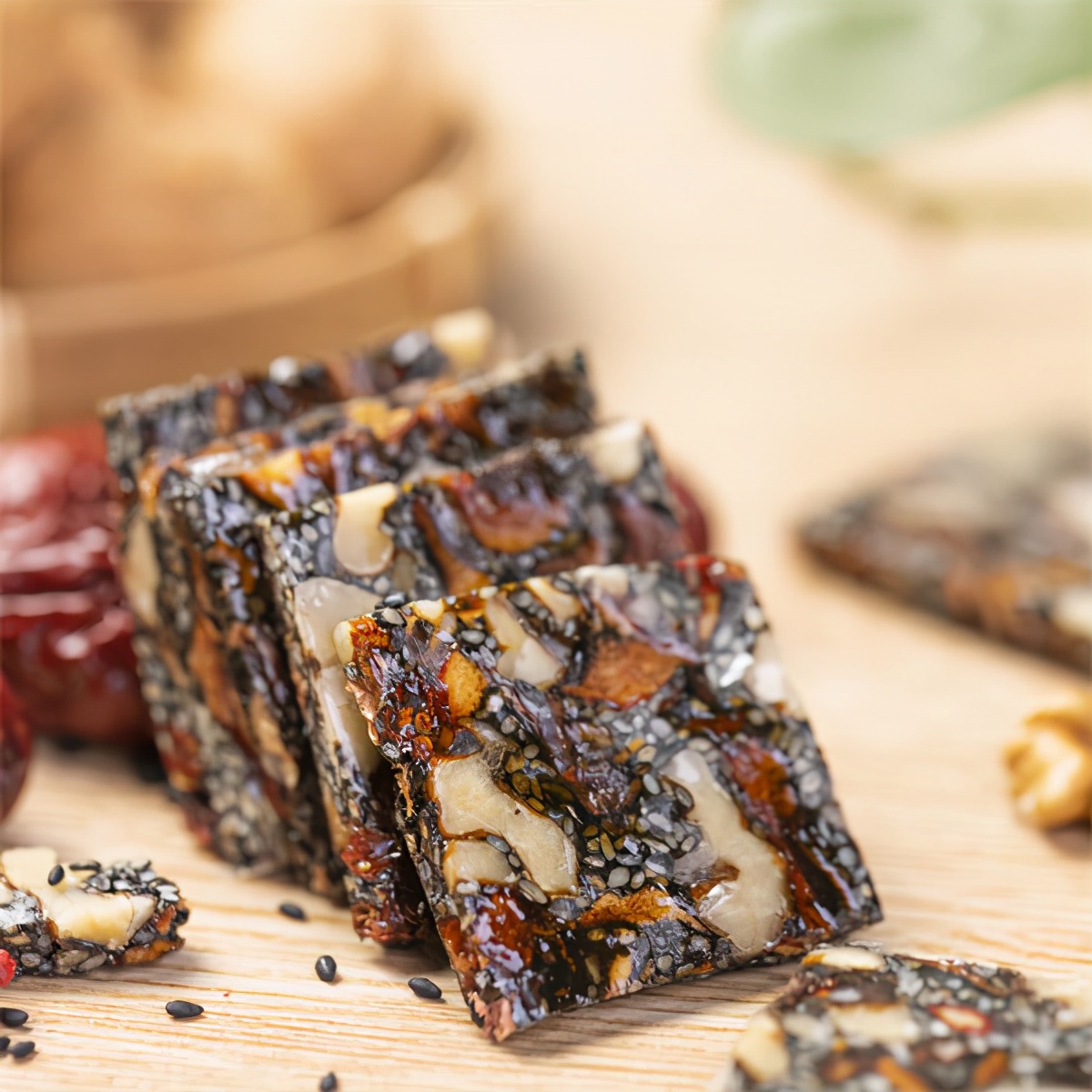 长期熬夜的可以吃阿胶糕吗,经常熬夜怎么调理首选东阿阿胶