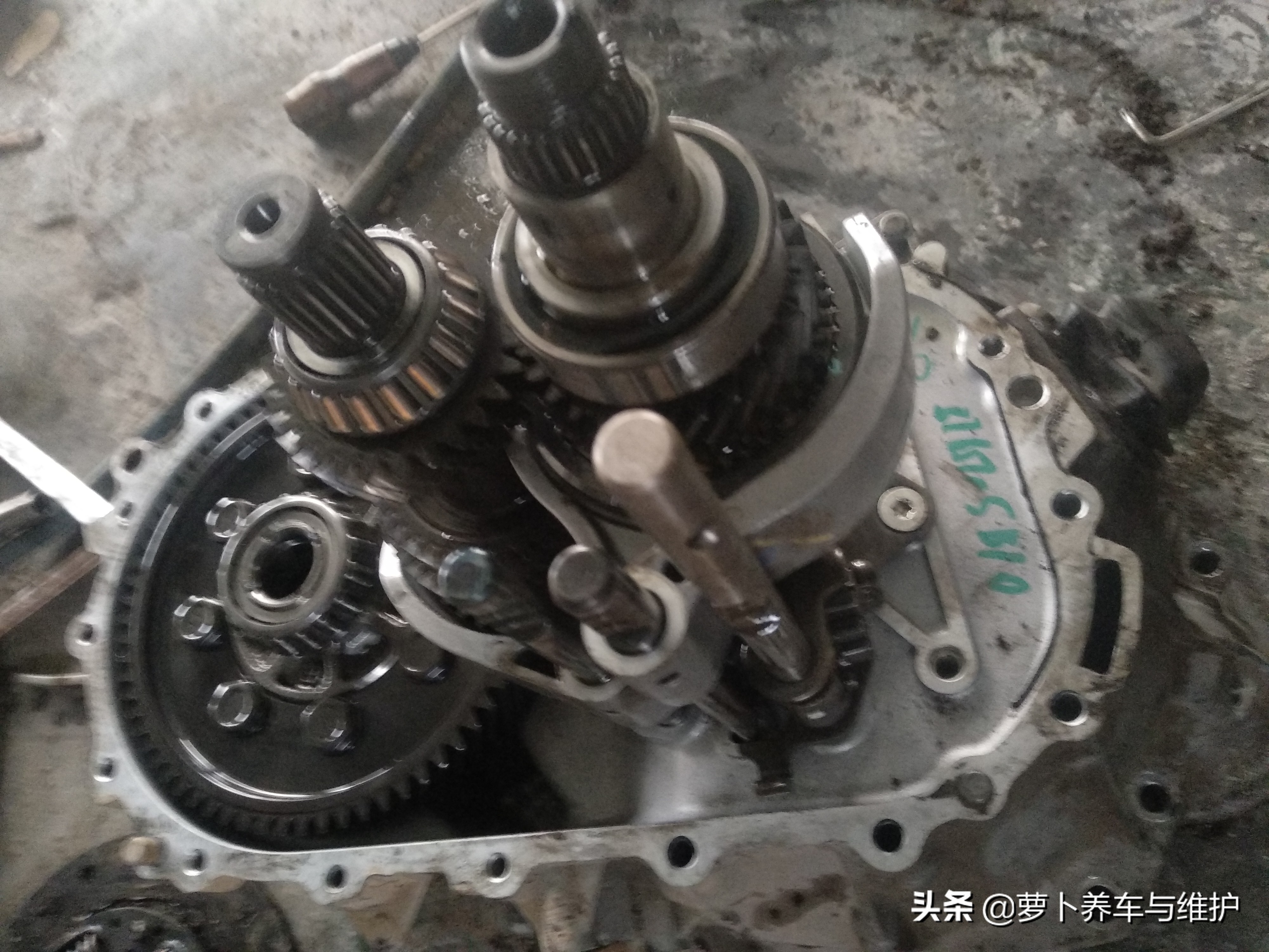 起亚k4行驶中加速嘎嘎响然后不响,起亚k2过路面嘎吱响