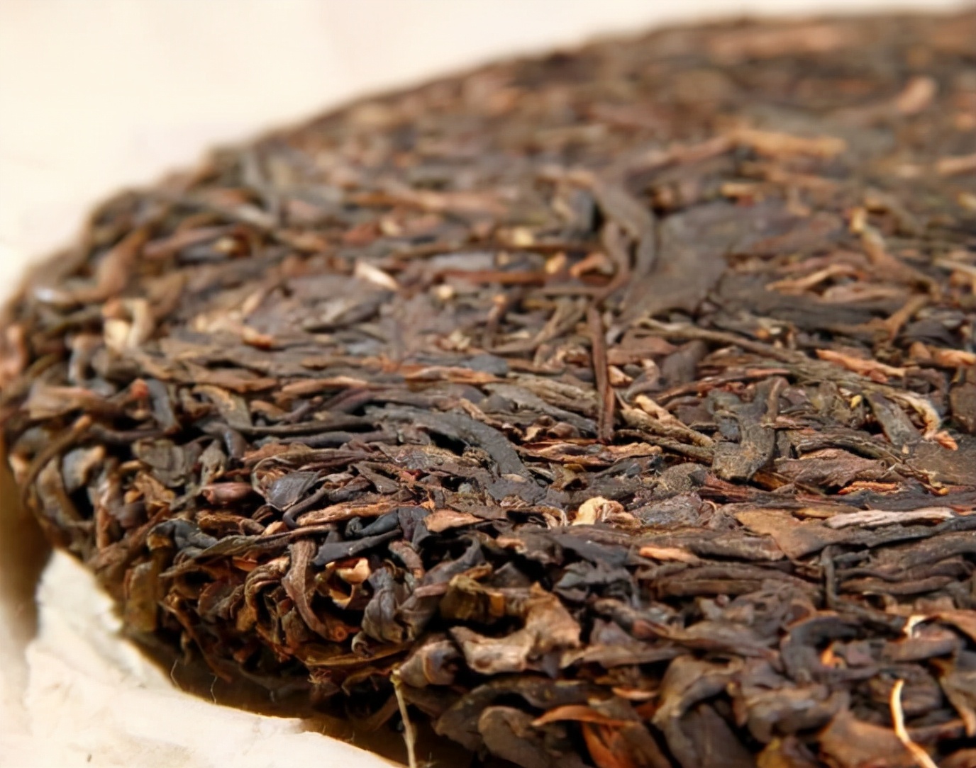 茶饼怎么分生茶还是熟茶,普洱茶茶饼和散茶如何选择