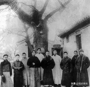 毛*东泽**在五四运动前后