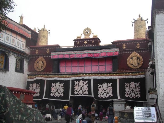 女孩独自一个人去旅游的心理,独自一人去西藏在哪里最好