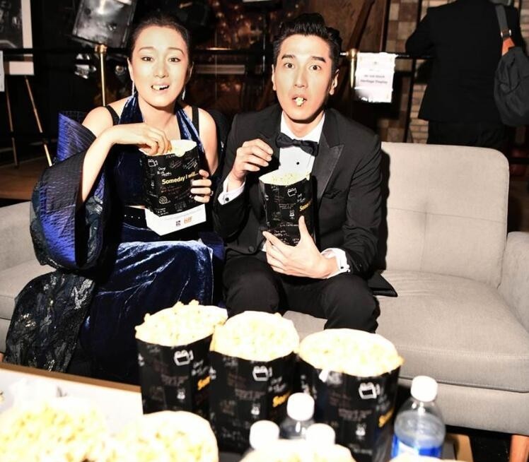 56岁巩俐与37岁赵又廷有吻戏，画面浪漫又唯美，网友：毫无违和感