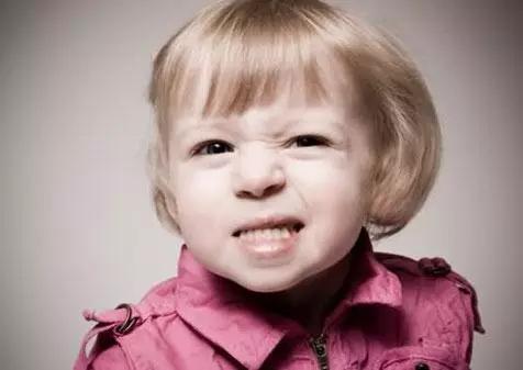 小孩夜间睡觉磨牙身体缺什么呢,孩子夜间睡觉磨牙怎么办