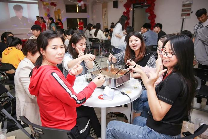 当生日遇上中秋，万茗堂生日节又会碰撞怎样的火花？