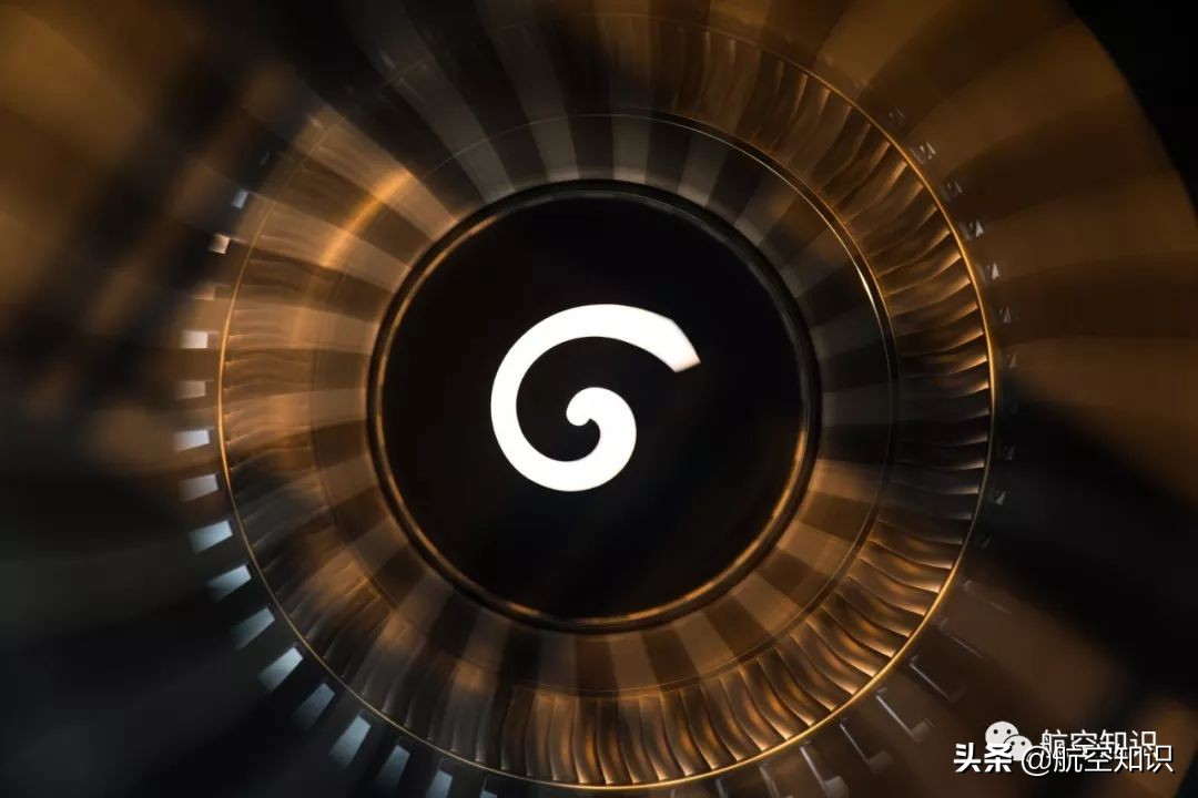 25年后再次回到陌生又熟悉的地方,我们即将到达三亚凤凰国际机场