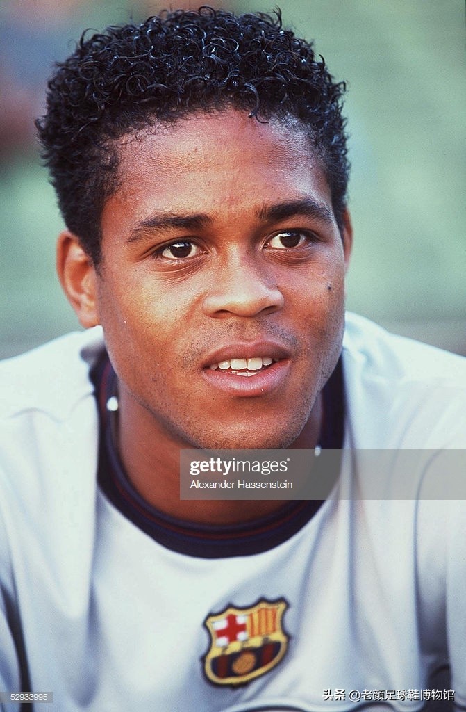 踢翻米兰王朝的贾府少年，身背“杀人犯、强奸犯”恶名的荷兰锋霸