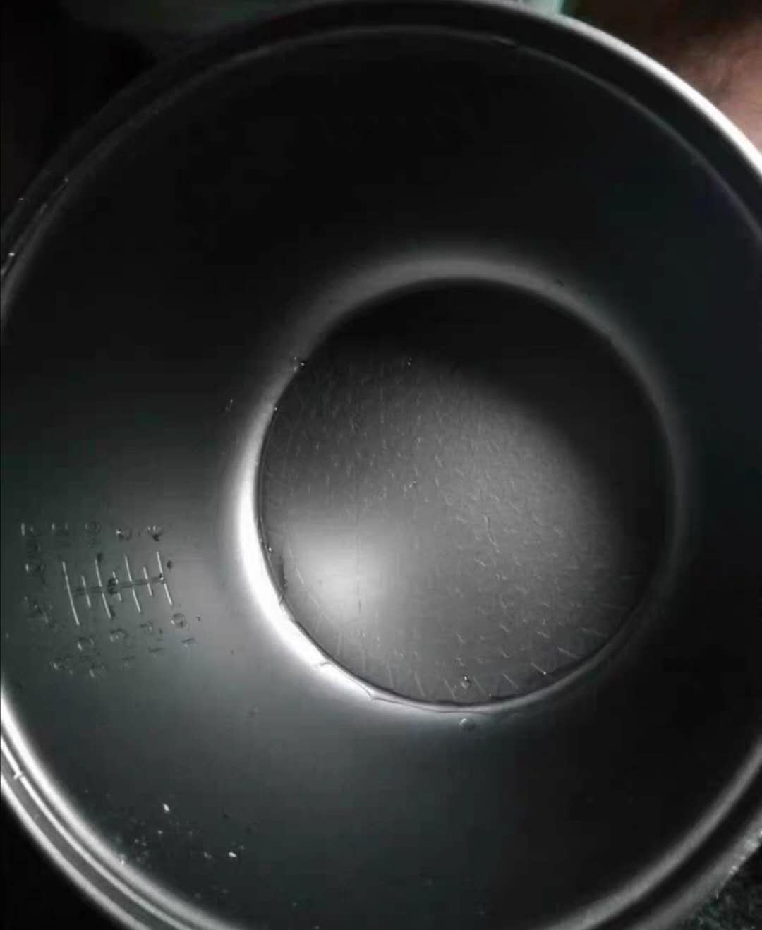 炎炎夏日来一碗冰冻黑凉粉,夏天黑凉粉的做法