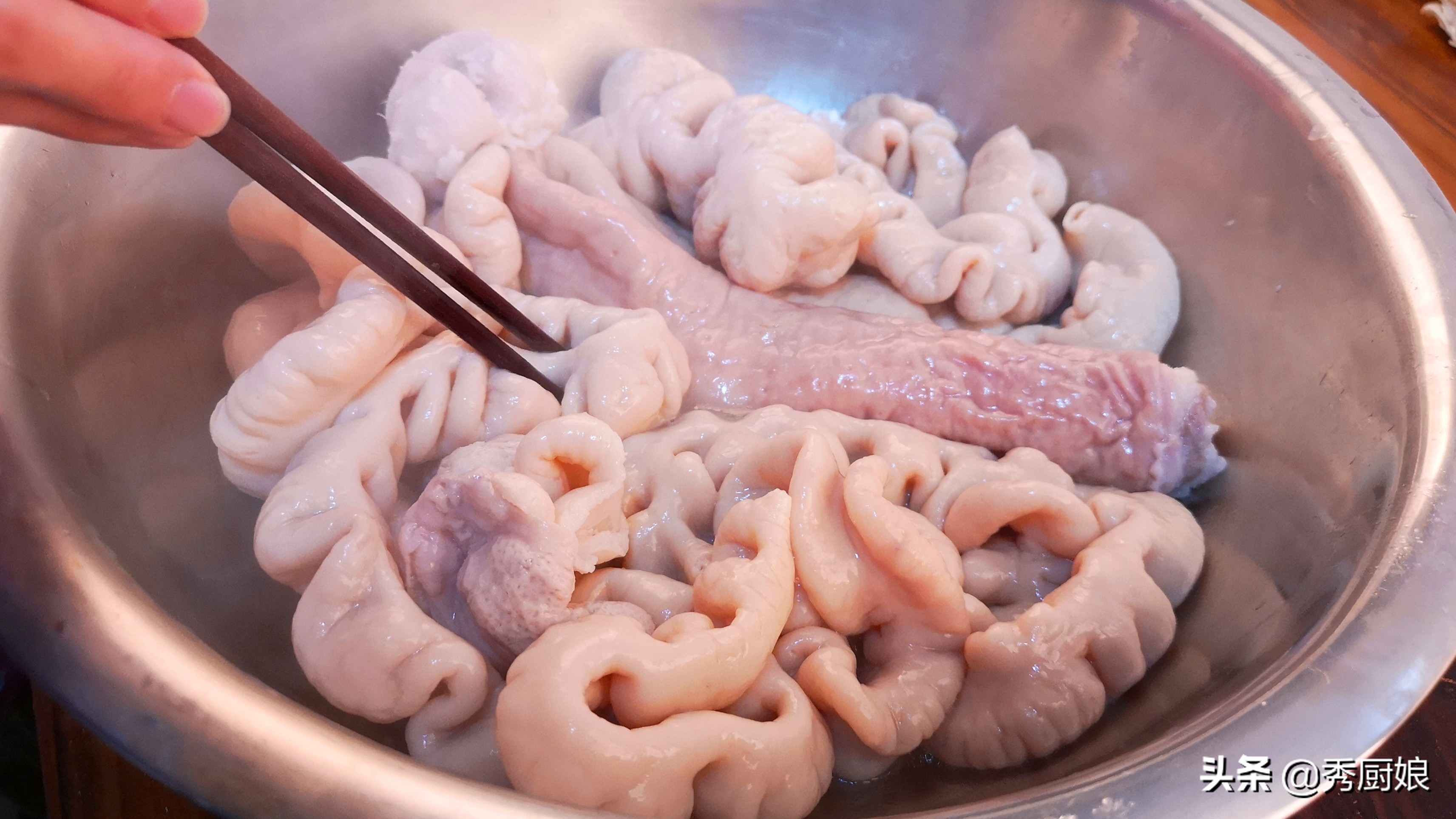 猪大肠、猪小肠、猪肚、猪心、猪肝，怎么清洗才最干净，答案来了