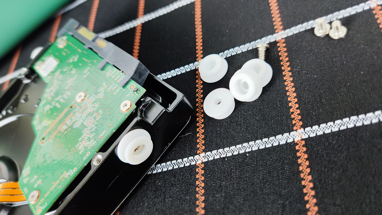 nas绿联dh2100跟极空间z2s对比,极空间z2pro和华为nas对比推荐