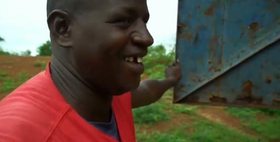 在非洲做生意有多难？60公里路开了两天，结果赚了2.5元