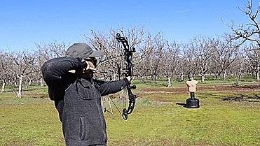 强弩的*伤杀**力能和枪械媲美吗?