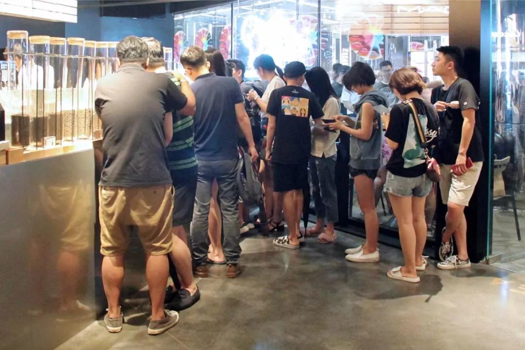 你知道哪些网红赚大钱的路子,开个网红奶茶店大概要多少钱