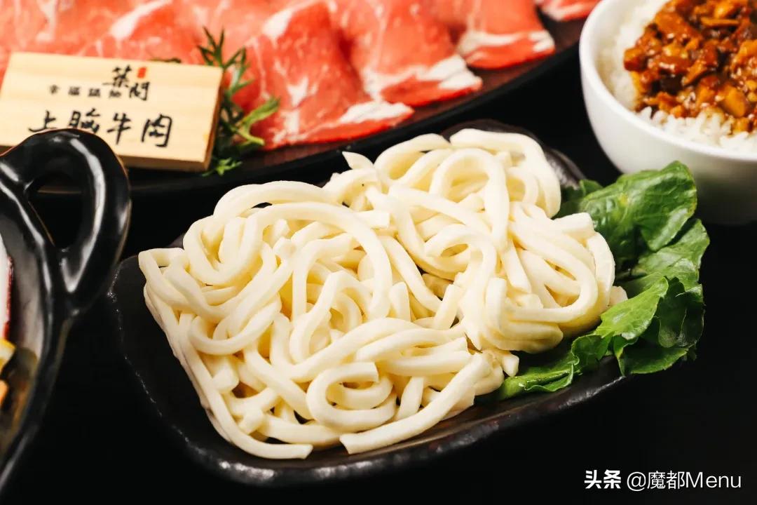 把台式锅物带来魔都，将温暖与美味传递给来到这里的客人