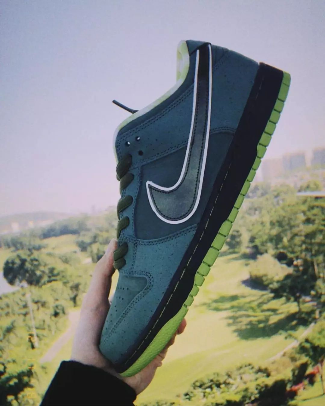 老了以后的白敬亭,白敬亭奶蓝小白鞋