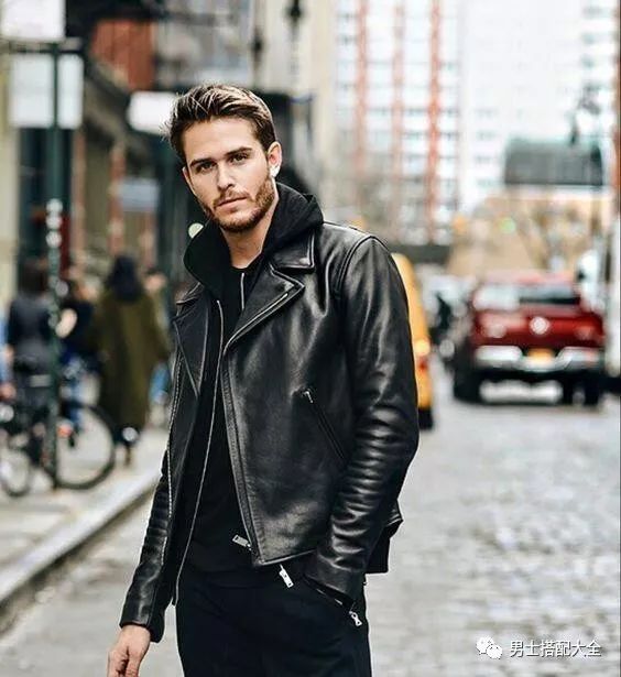 男人如何穿皮衣不会显得油腻老气,穿皮衣的男士显得什么气质