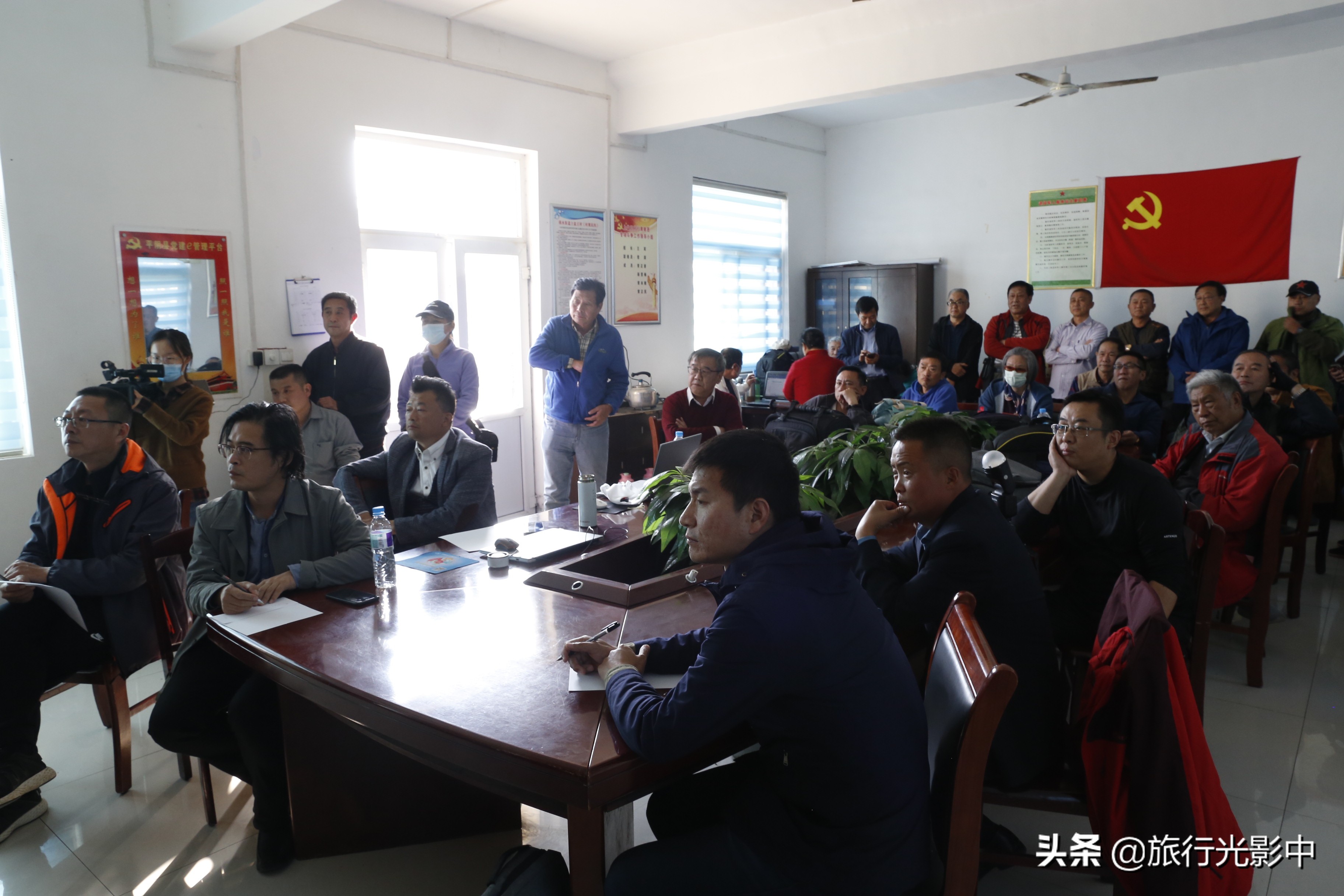 济南顶级摄影大咖,用镜头告诉你盆王菊花有多美