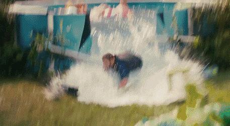 开心一刻gif下雨天,搞笑gif笑到肚子疼意外瞬间特辑