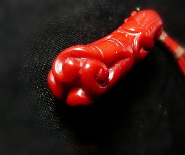 红珊瑚小桃心挂件,红珊瑚老挂件图片大全