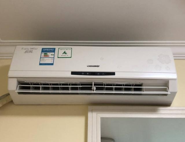 美的kfr-51lw空调如何清洗滤网,空调滤网如何拆下来清洗柜机