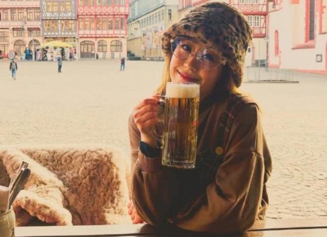 周星驰签约10年却只拍了两部戏,和周星驰合作过的31位明星现状