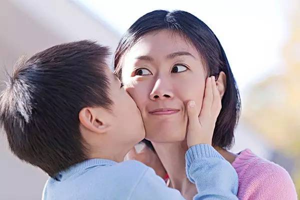 女孩心情不好怎么安慰高情商回复,怎么高情商安慰一个心情不好的人