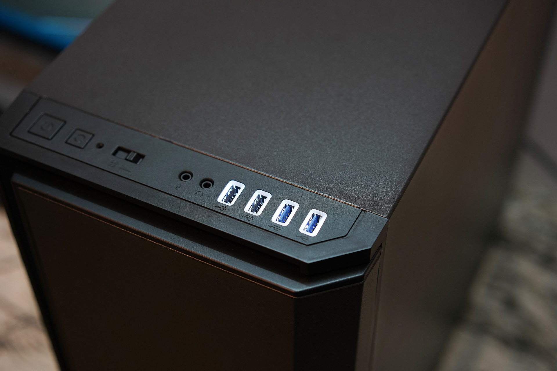 中奖了一个300元的散热却去装了台万元游戏主机？