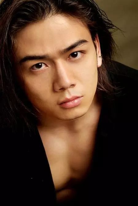 杨烁上节目说拟好离婚协议财产全给老婆，怎么那么多网民说好尬？