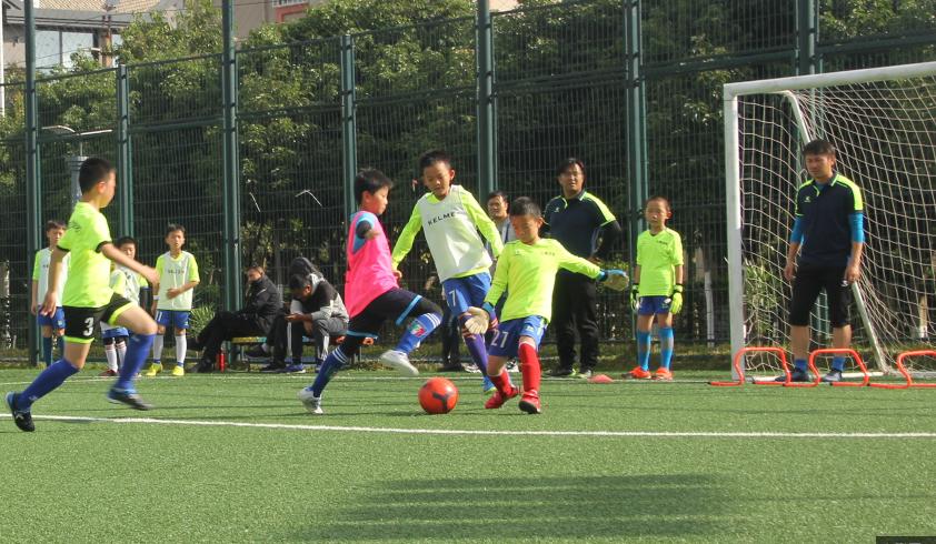 芳草地国际学校昆明西山区,昆明芳草地足球学校