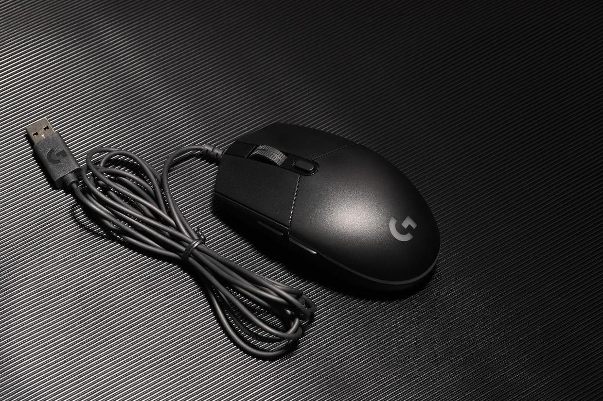 罗技的g102游戏鼠标使用感受,入门级罗技