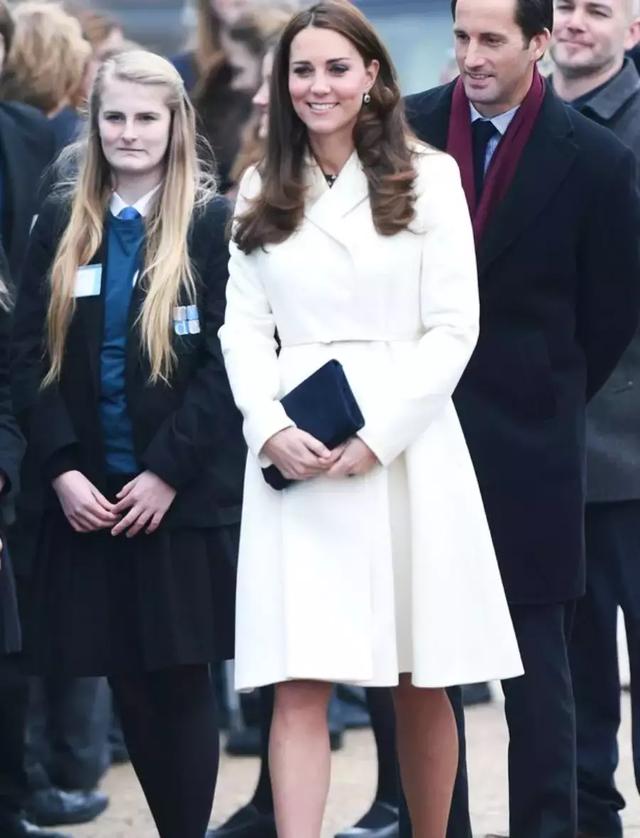 一年带货1.5亿英镑的凯特王妃，却把她最爱的品牌穿倒闭了？