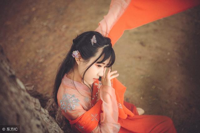 小说:为了保住家族地位,大嫂甩下一千万支票给我:赶紧离开这里