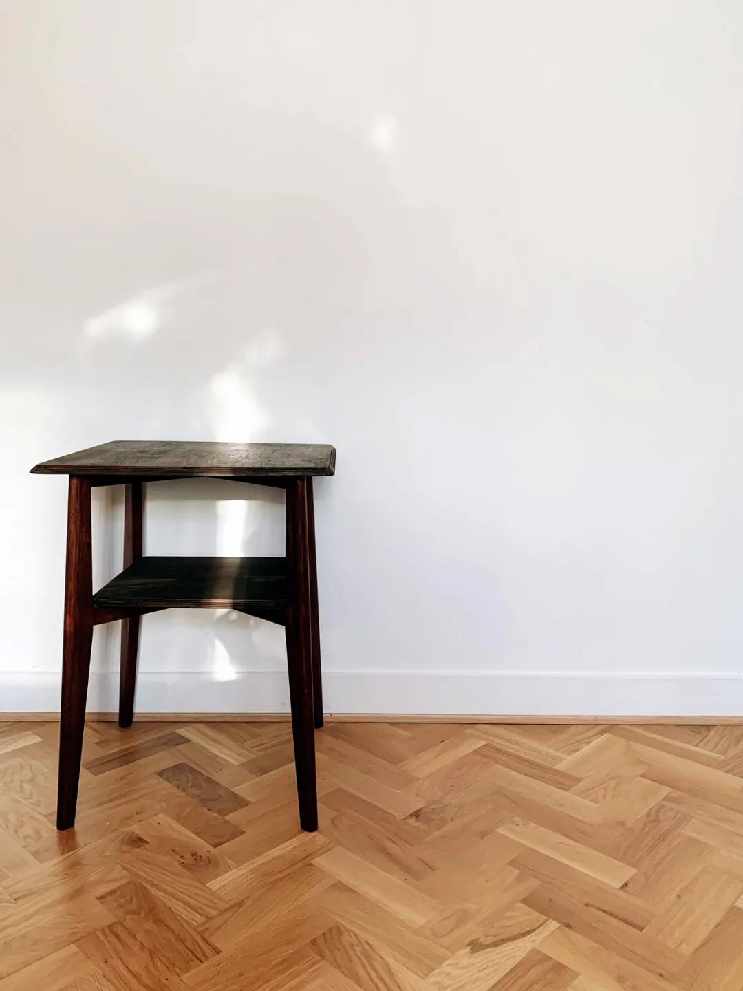 木地板松动踩有声音怎么处理,木地板踩上去有声音