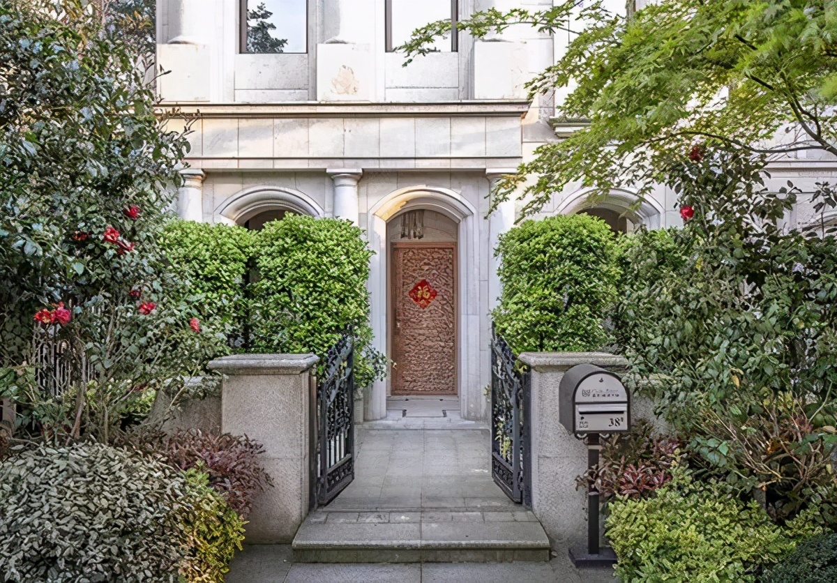 买门要买品牌的吗,欧华尊邸铸铝门有多少店