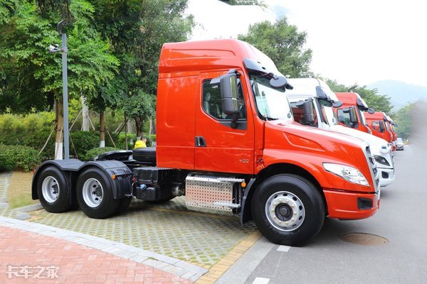 柳汽乘龙t5重卡,柳汽乘龙t5长头卡车