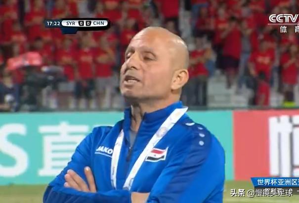 中国男足2-1泰国武磊三次错失单刀,武磊攻破巴萨球门全场高呼武磊